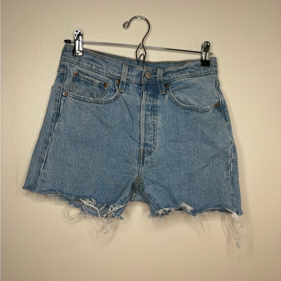 EUC 501 Levis shorts button fly Sz W26 - Picture 1 of 12